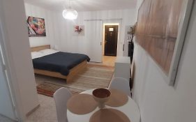 Simon'S Place
